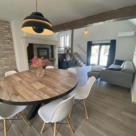 Villa Luxurious In A Residential Location *